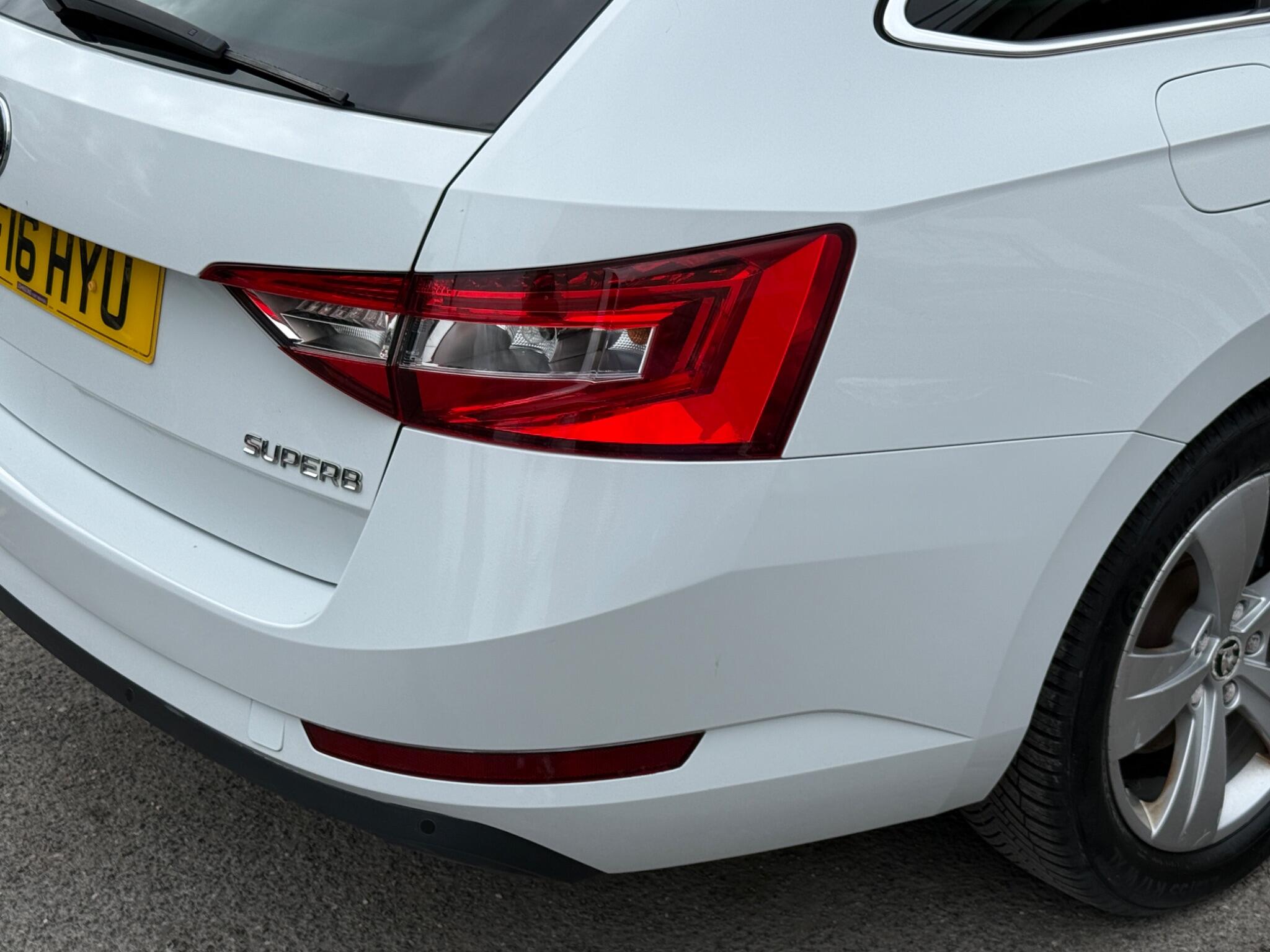 Skoda Superb - Image 25