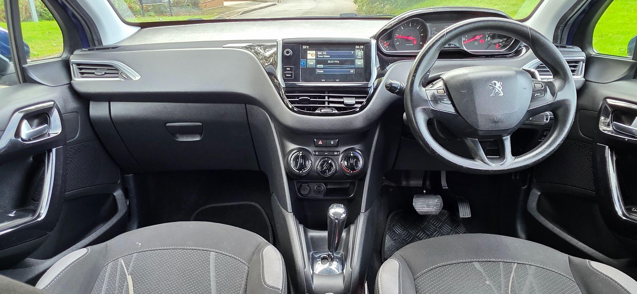 Peugeot 208 view 23