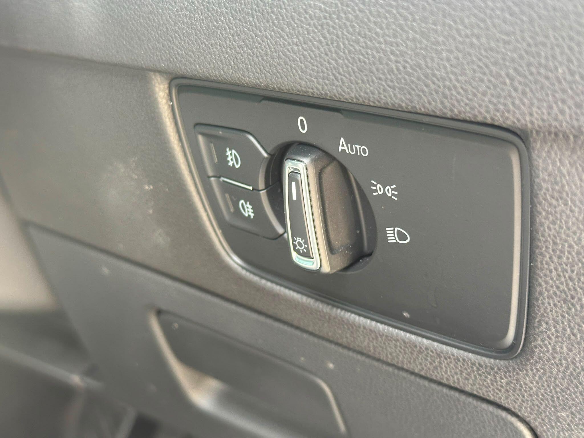 Volkswagen Passat view 31