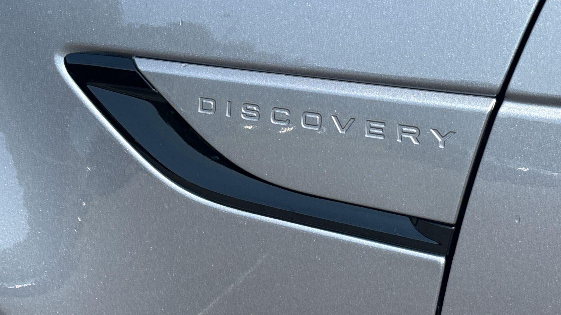Land Rover Discovery view 20