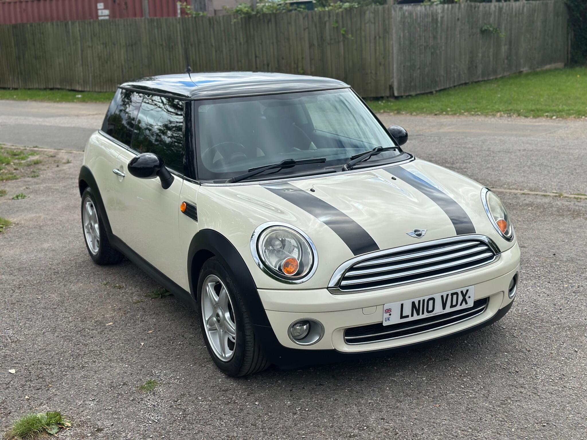 Mini Hatch view 5