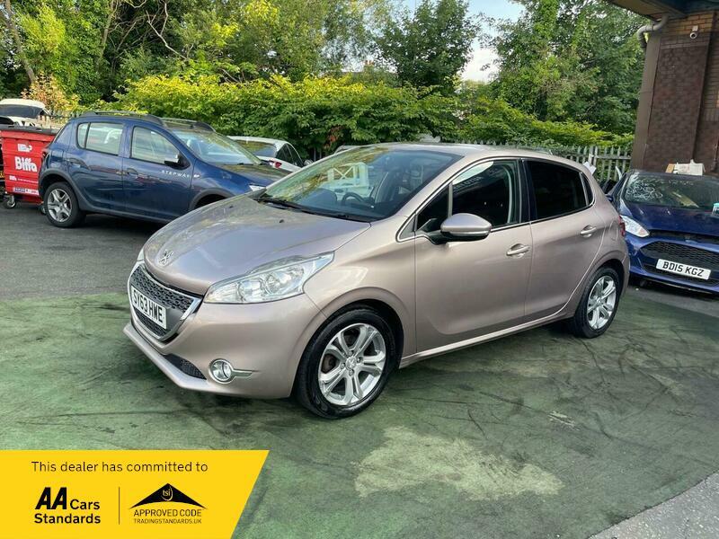 2013 Peugeot 208 image 21
