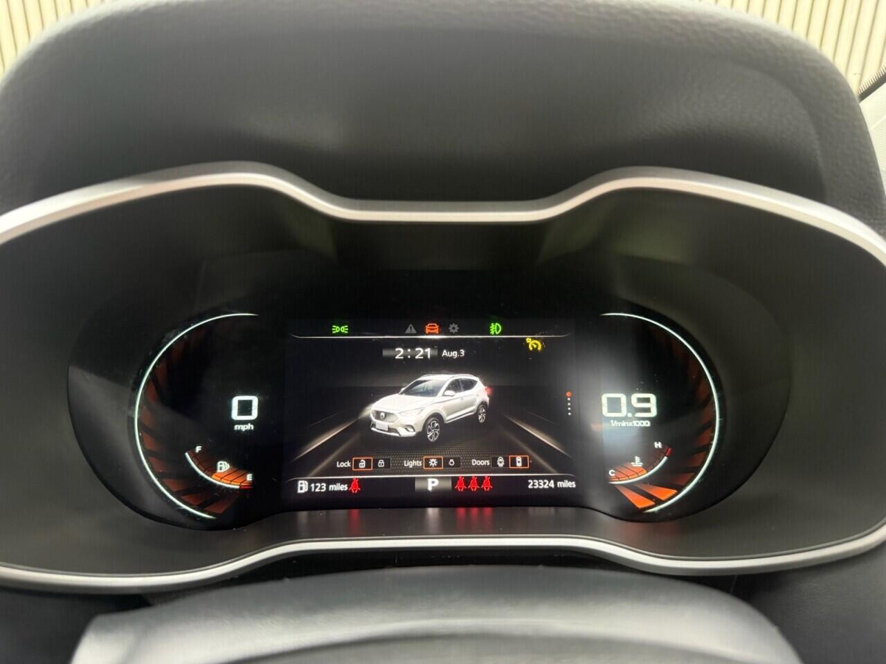 MG ZS view 12