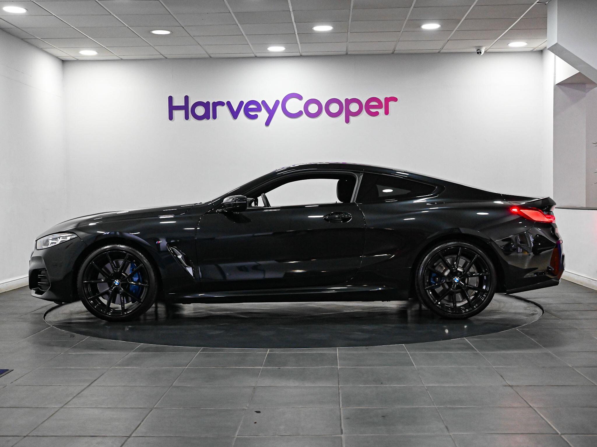 BMW 8 Series view 20
