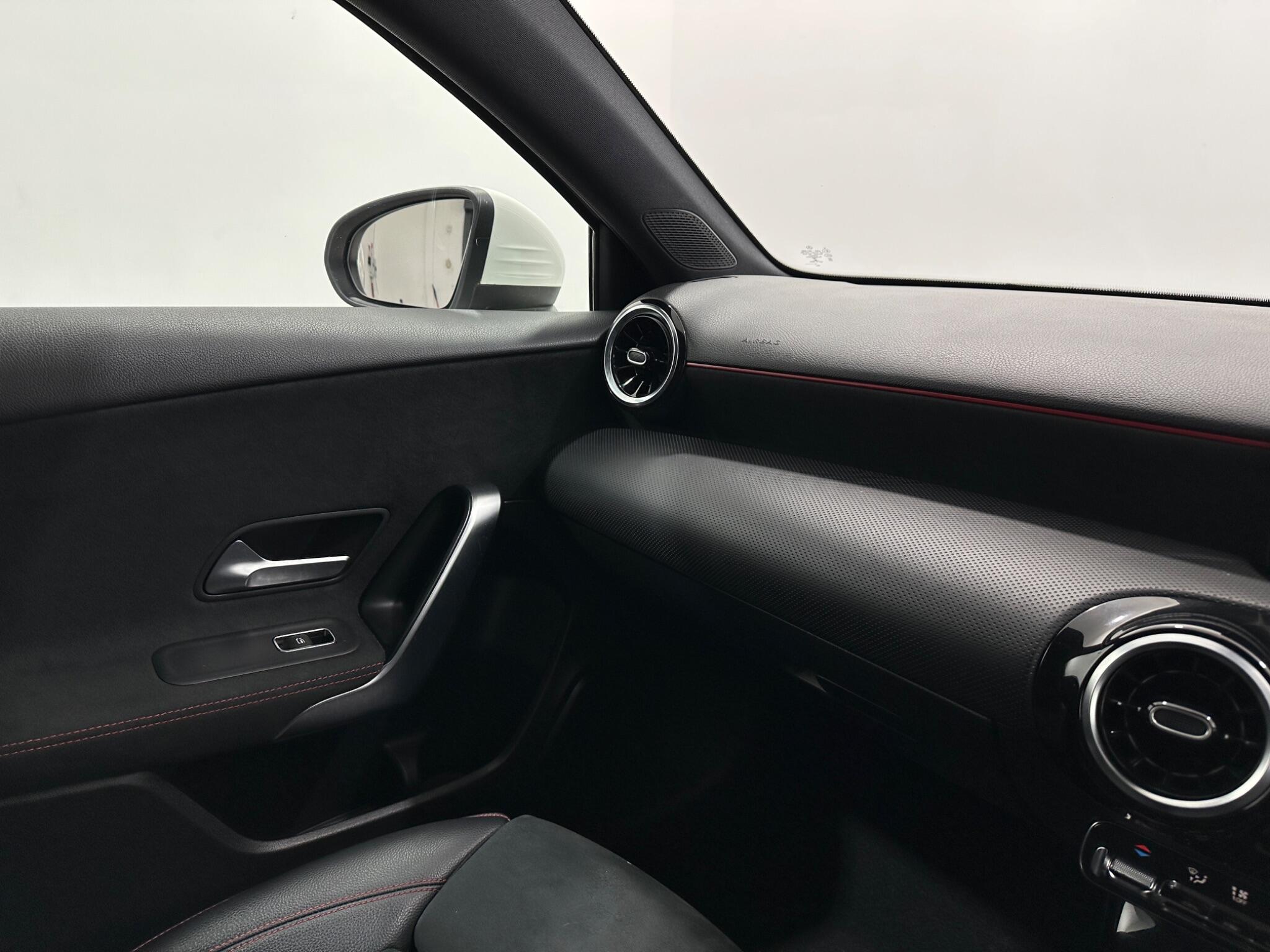 Mercedes-Benz A-Class view 27