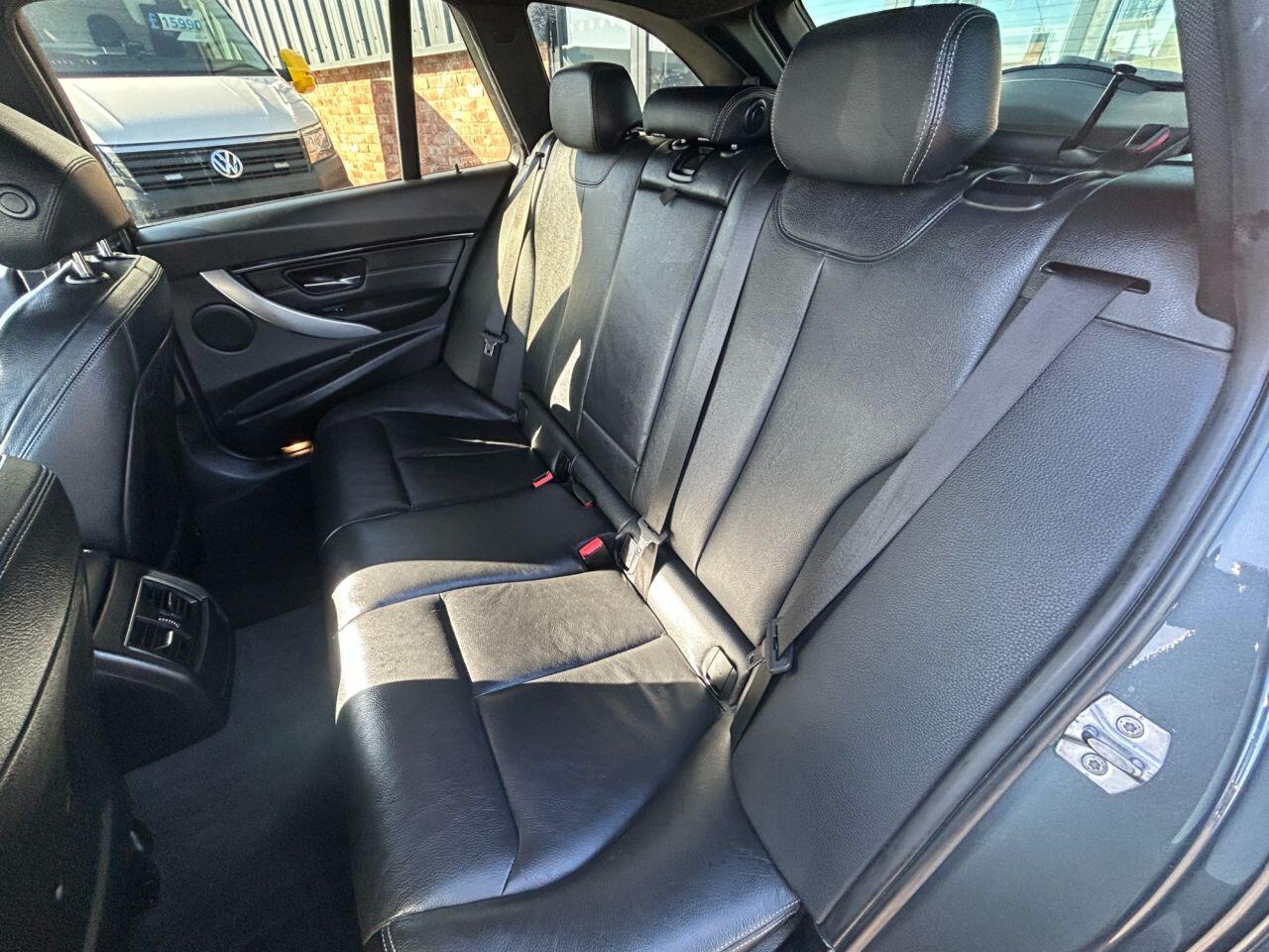 BMW 3 Series view 13