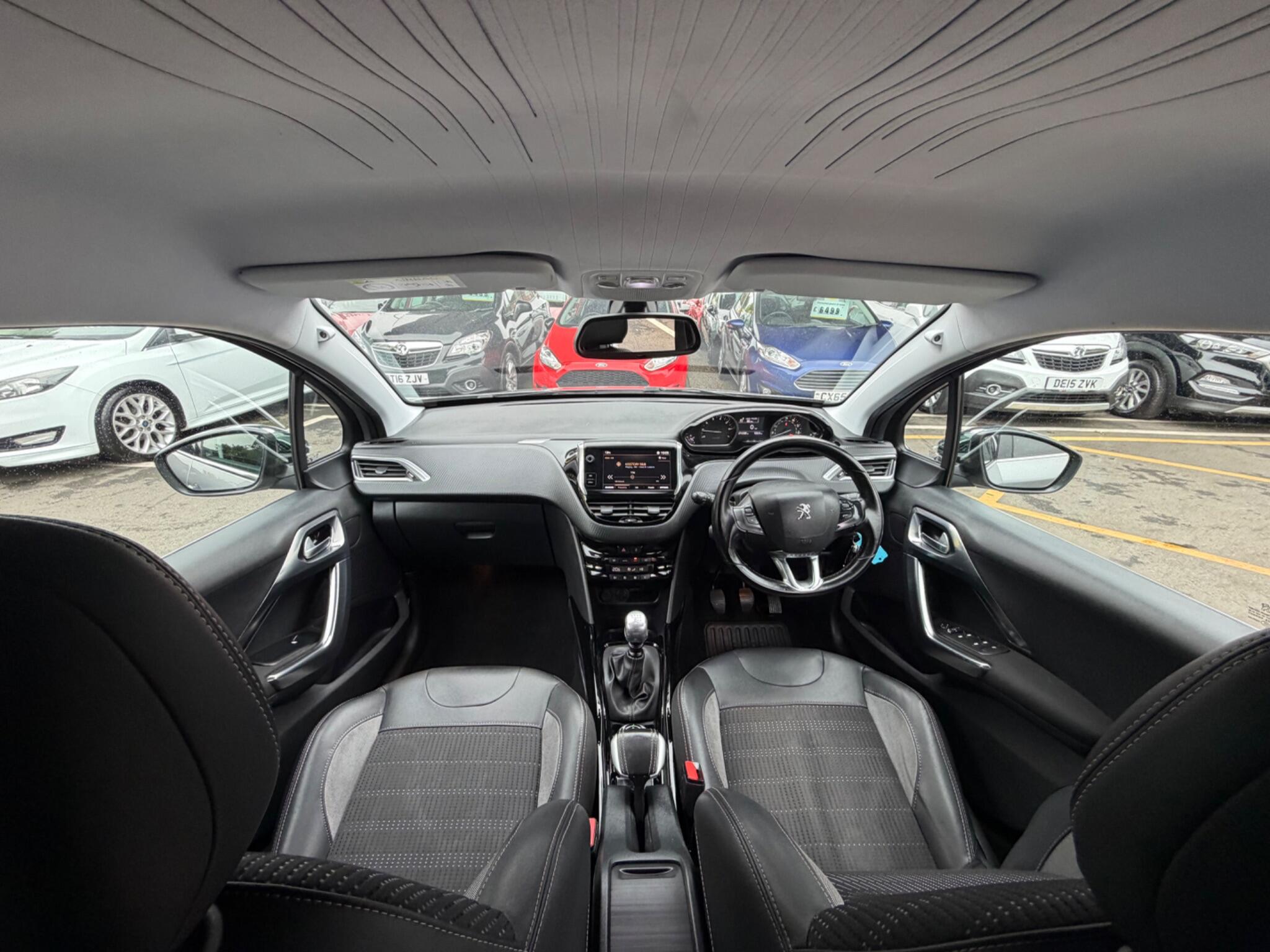 Peugeot 2008 view 4