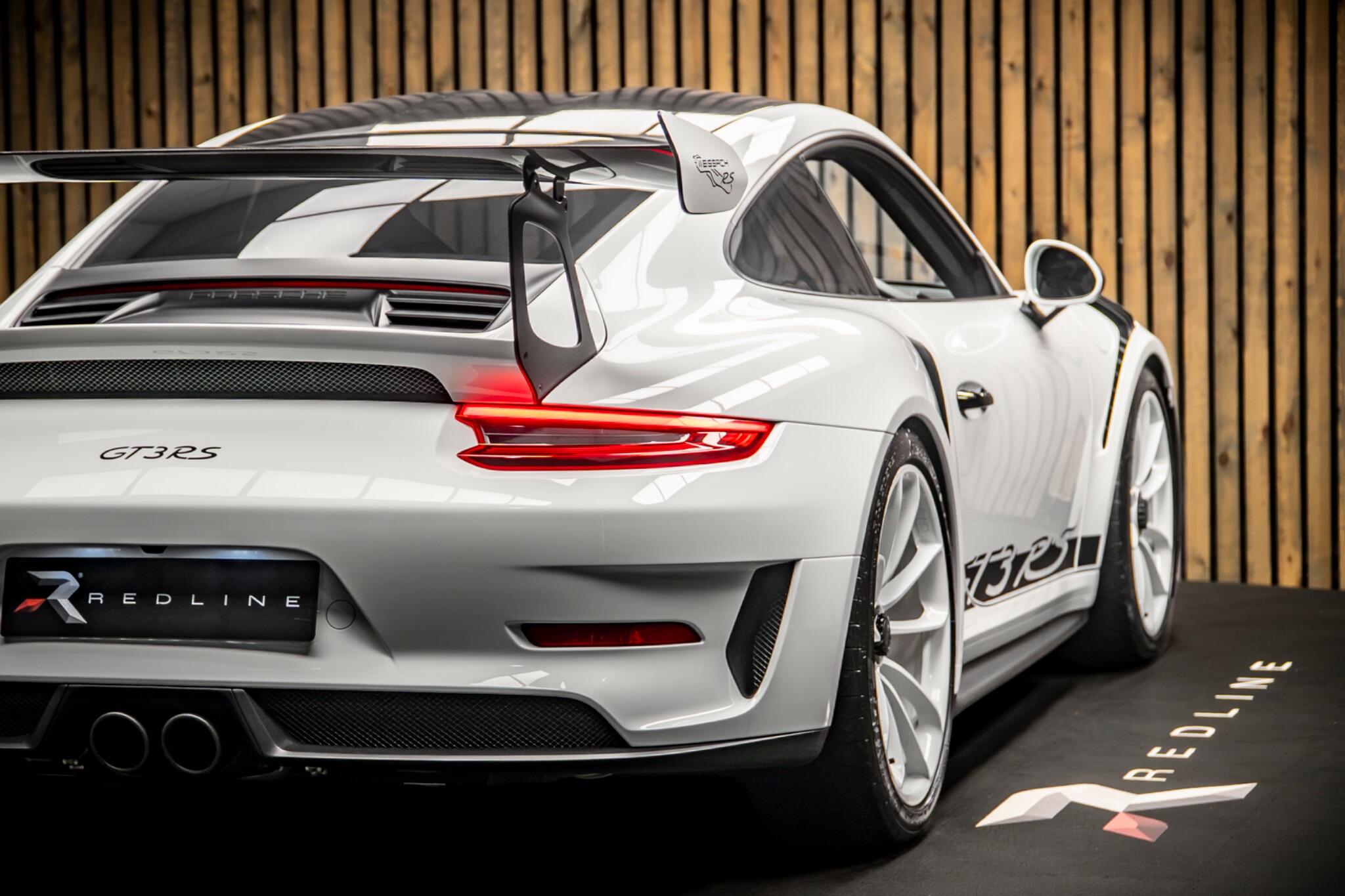 Porsche 911 view 21