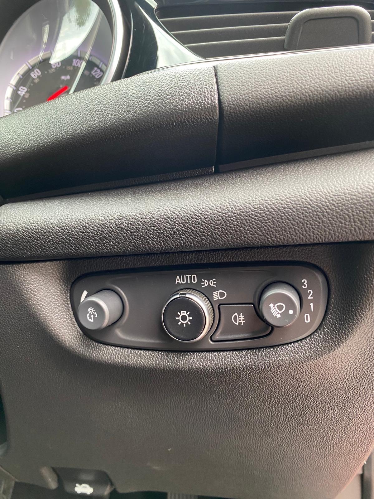 Vauxhall Insignia view 12
