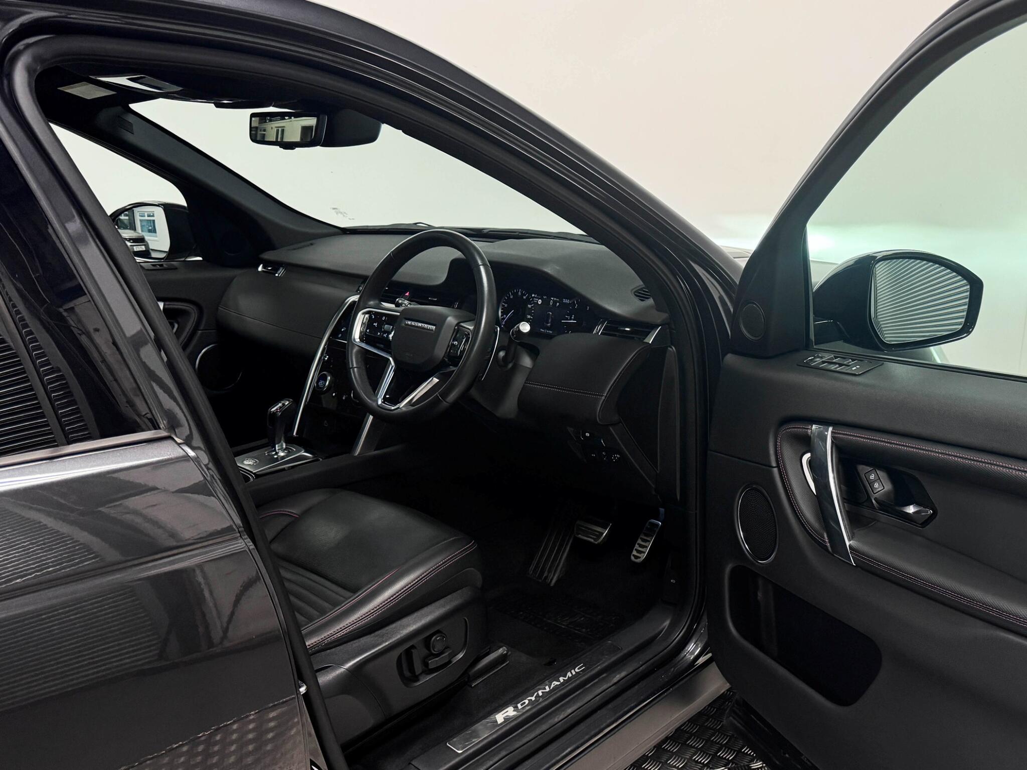 Land Rover Discovery Sport view 24