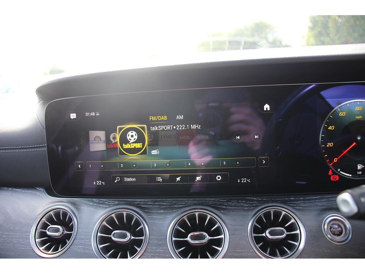 Mercedes-Benz E Class view 23