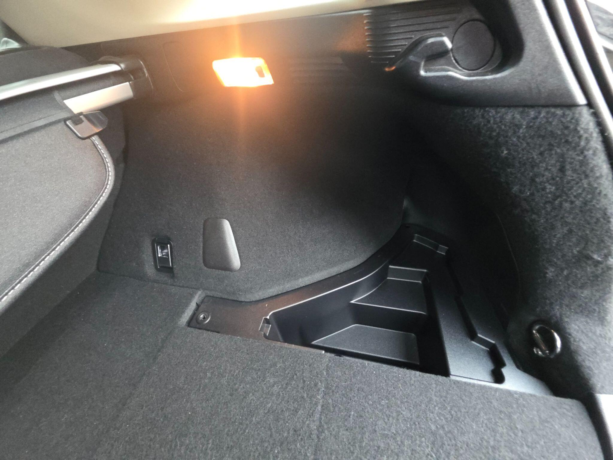 2015 Lexus CT image 95