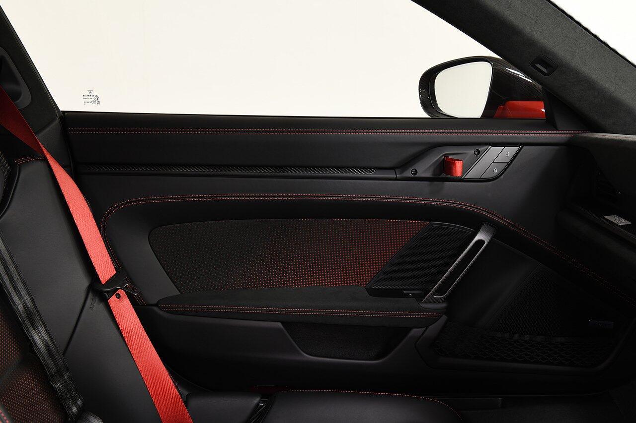 Porsche 911 view 13