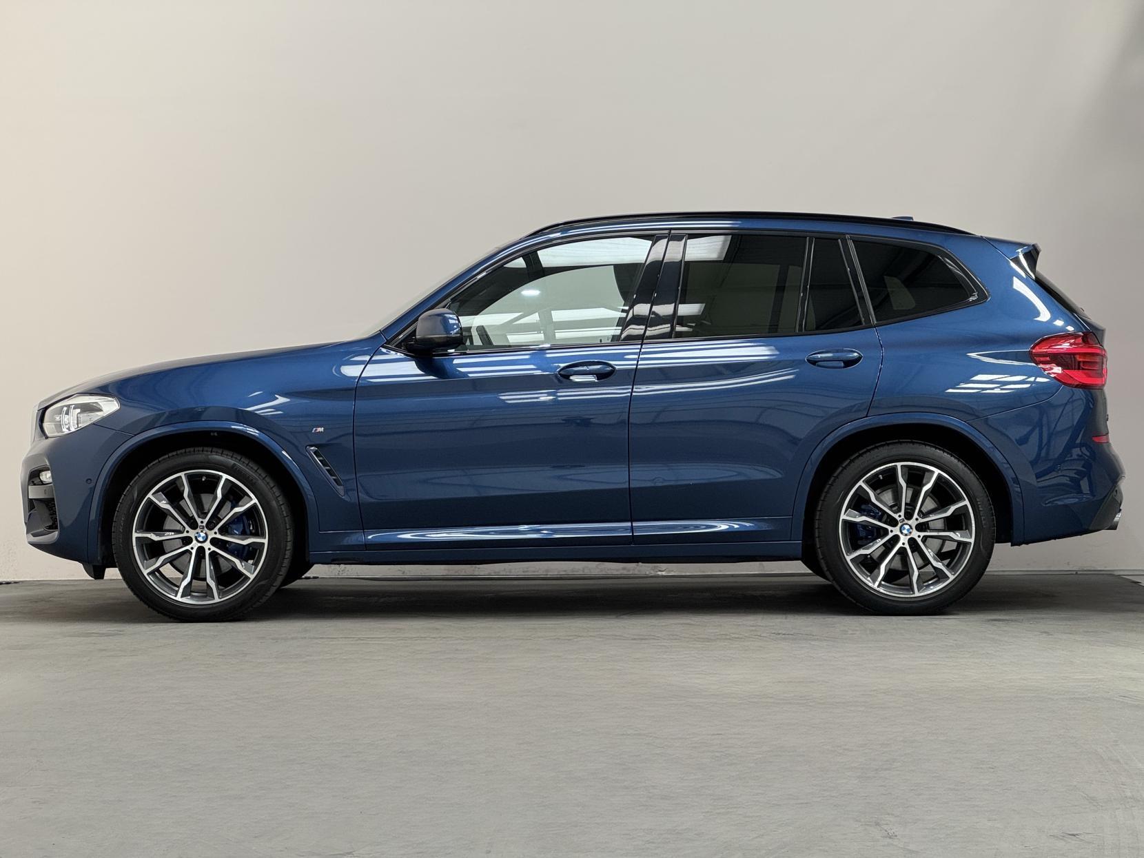BMW X3 view 6