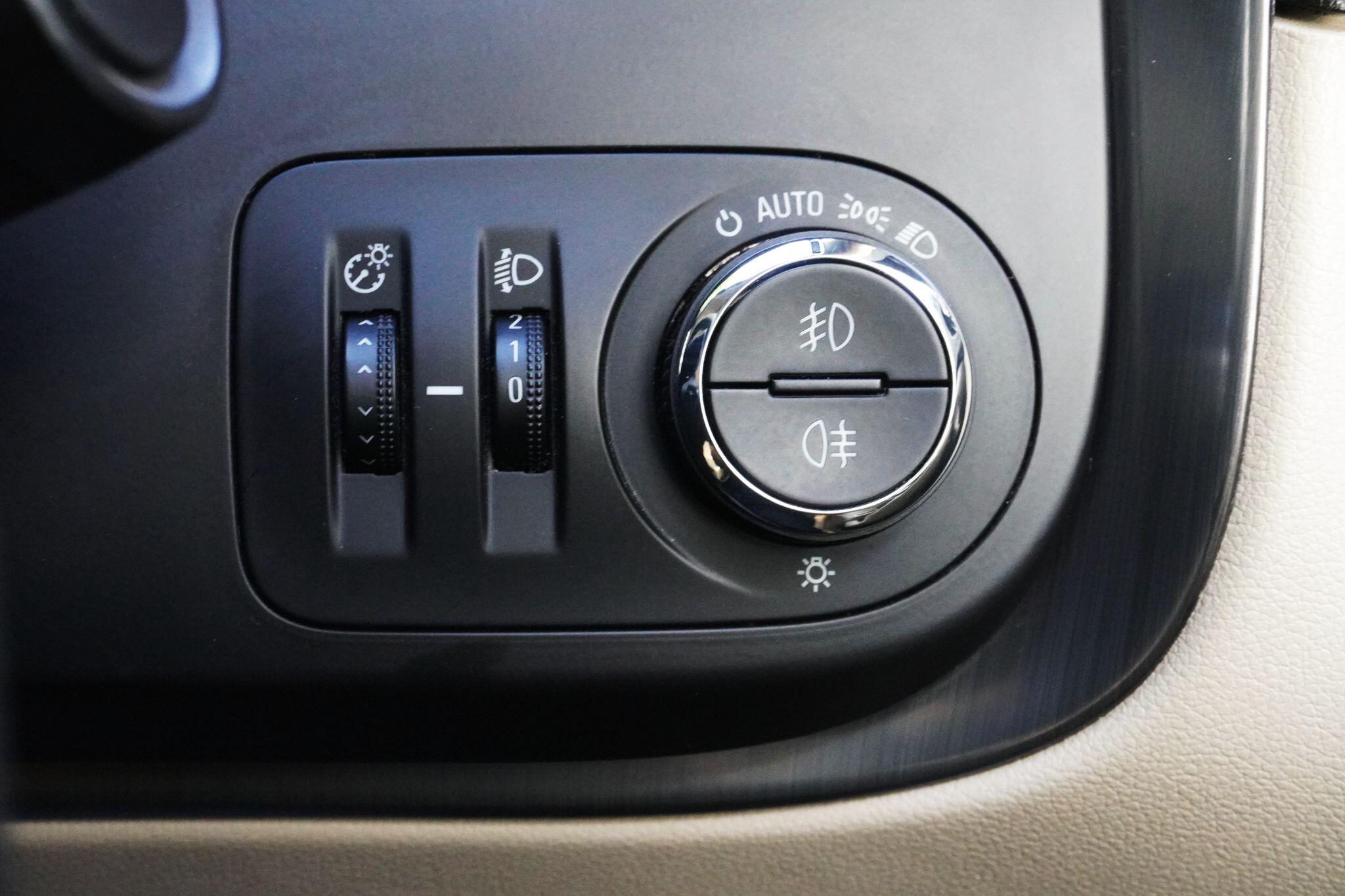 Saab 9-5 view 34