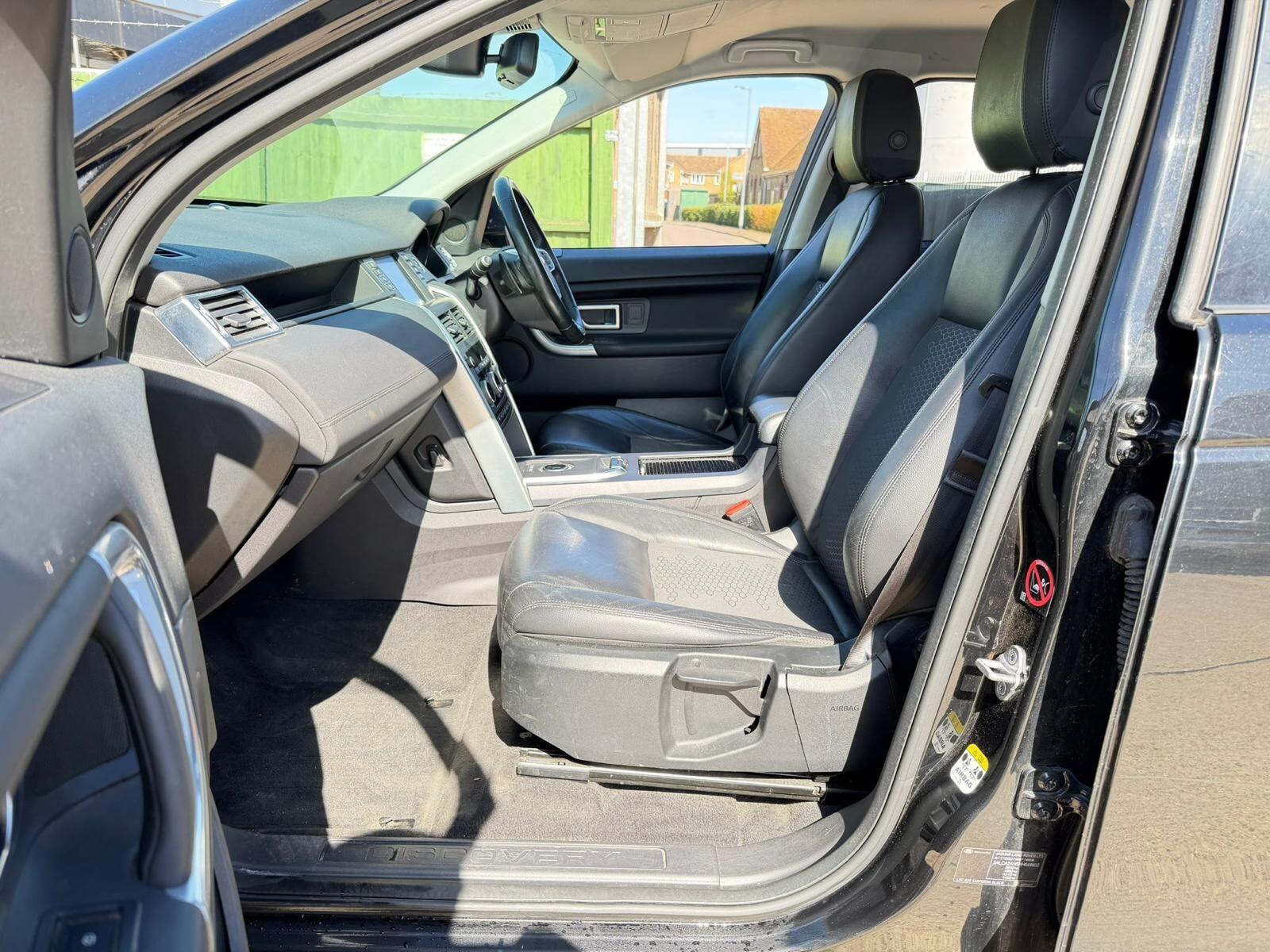 Land Rover Discovery Sport view 28