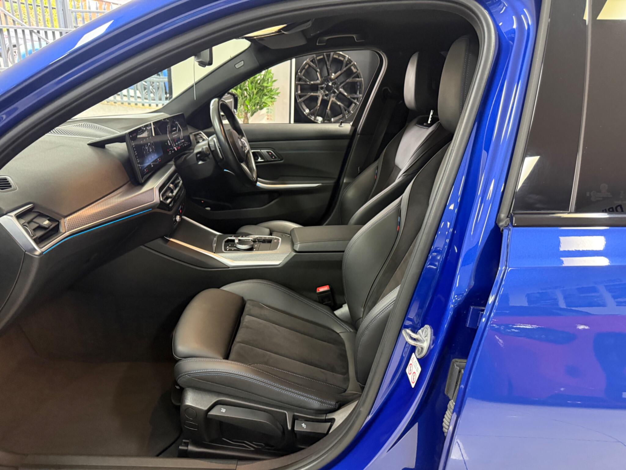 BMW 3 Series view 37