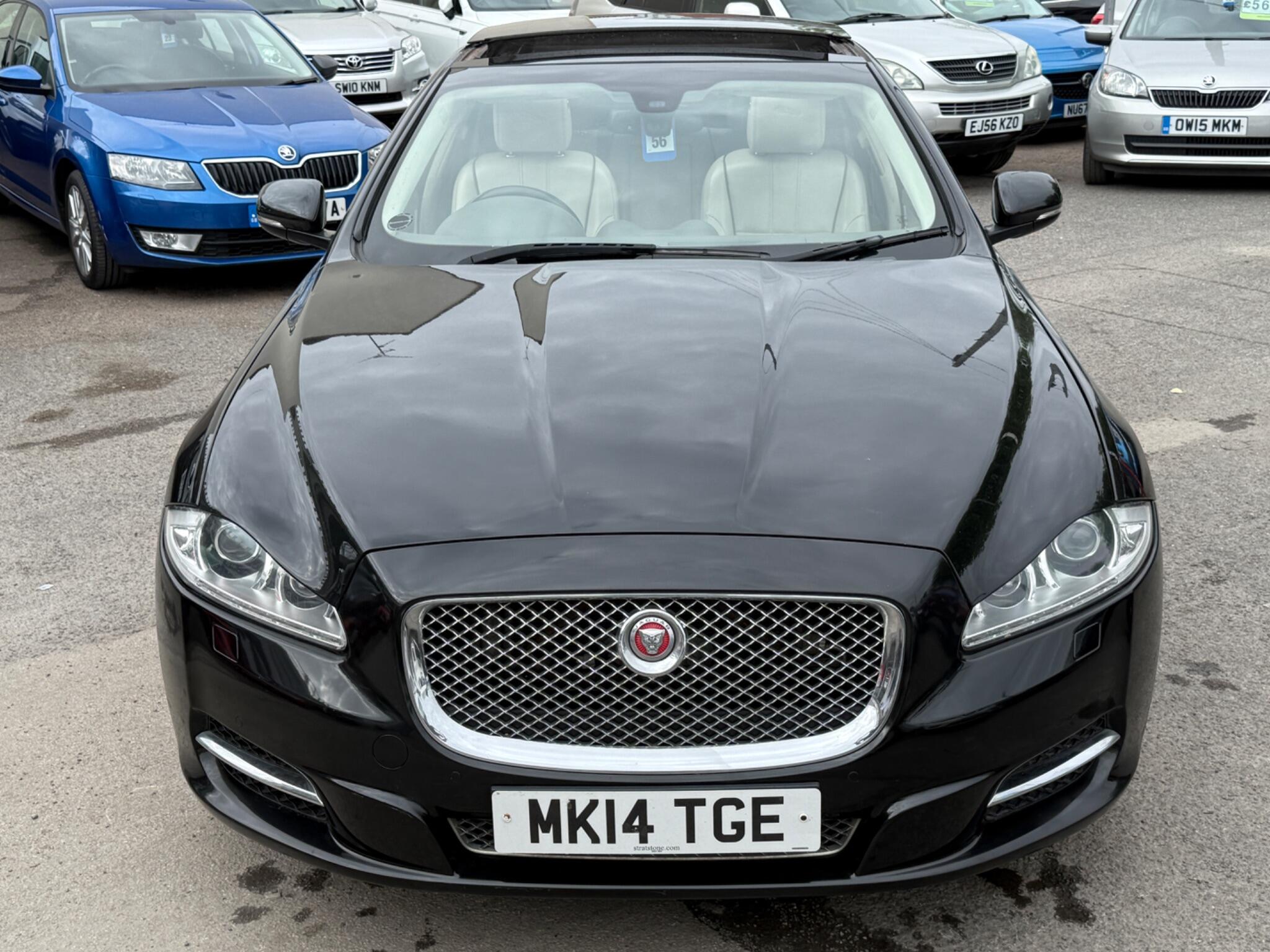 Jaguar XJ - Image 10