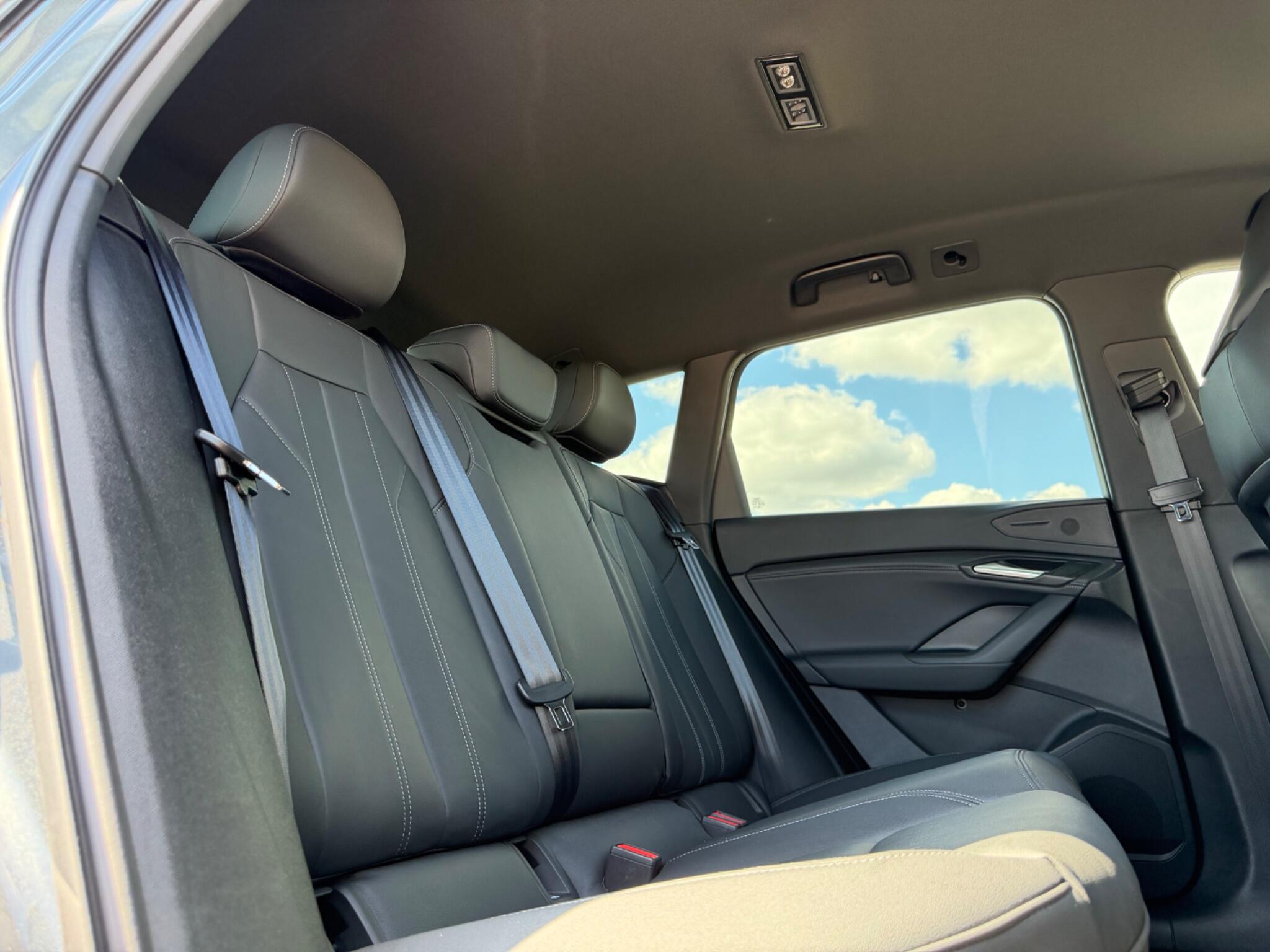 Audi E-Tron view 21