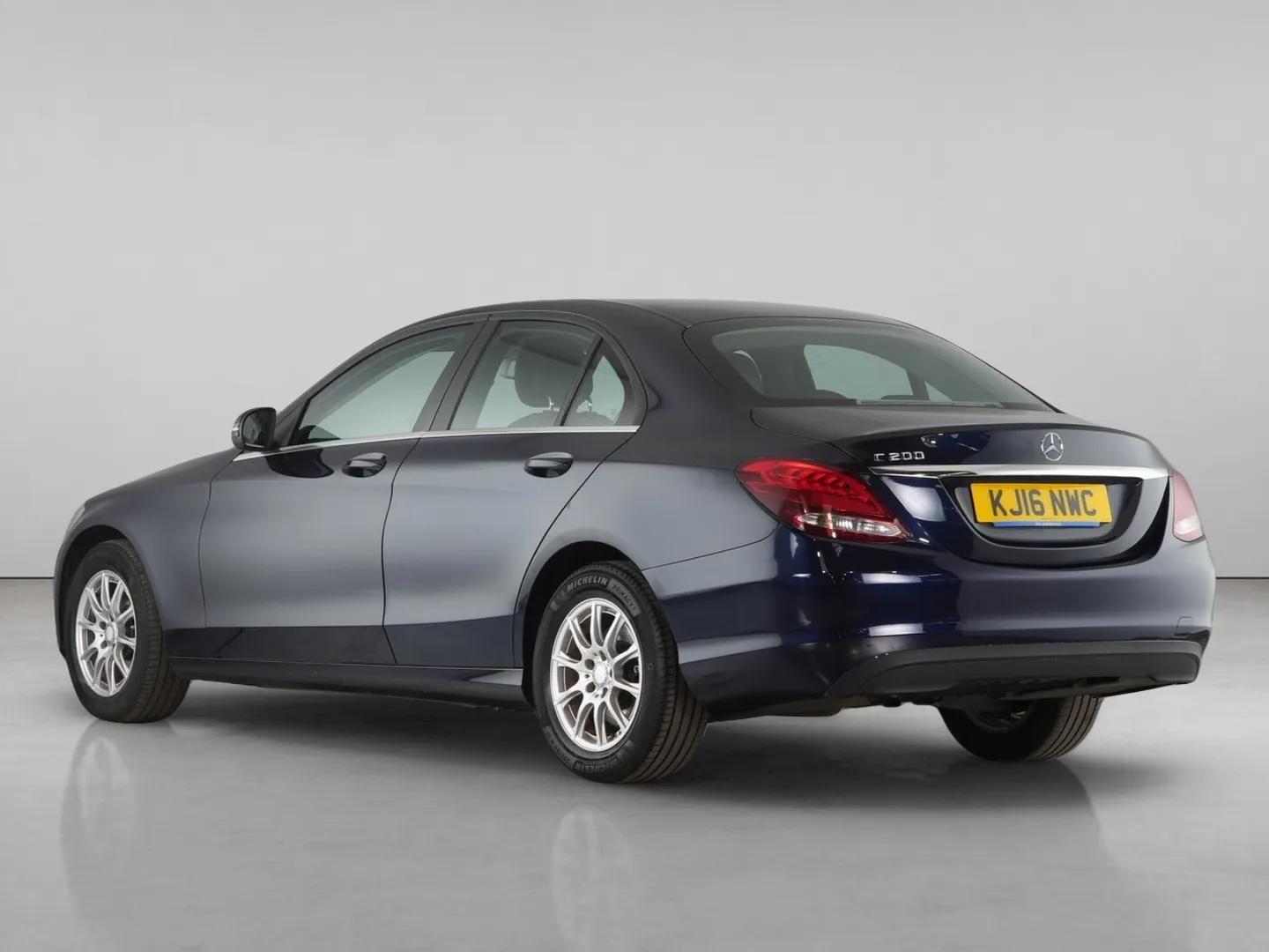 Mercedes-Benz C-Class view 6