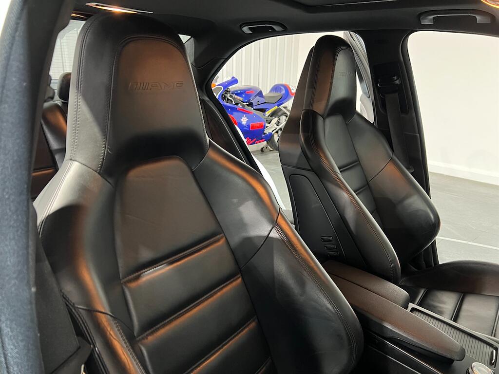 Mercedes-Benz C-Class view 42