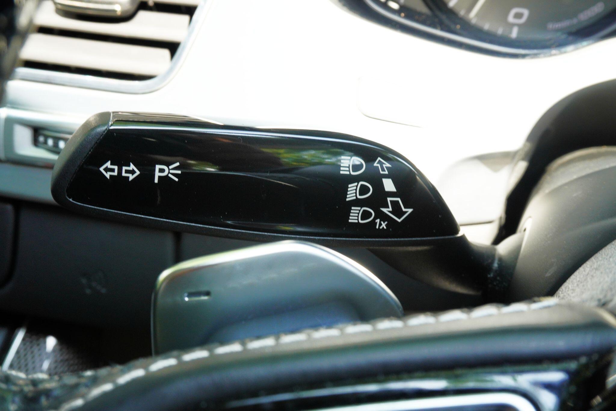 Audi S8 view 39
