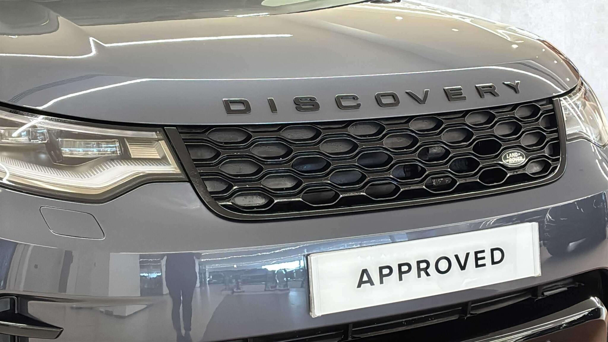 Land Rover Discovery view 21