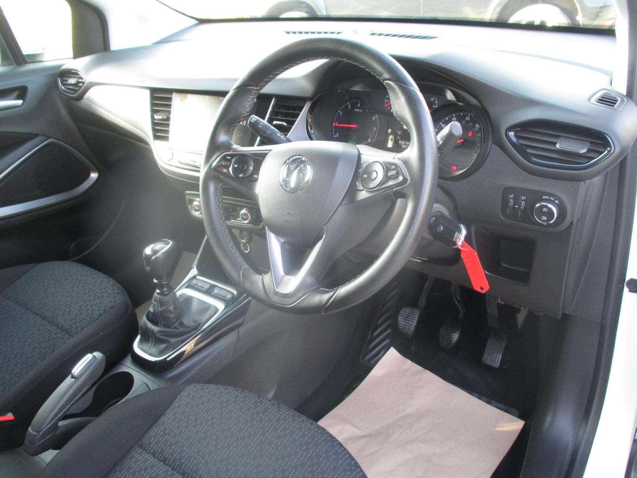 Vauxhall Crossland X view 25