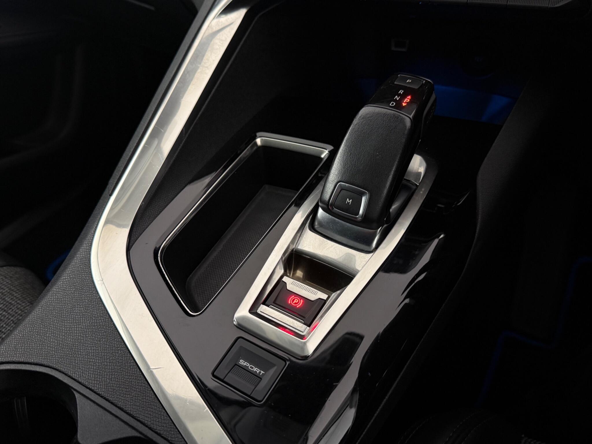 Peugeot 3008 view 18