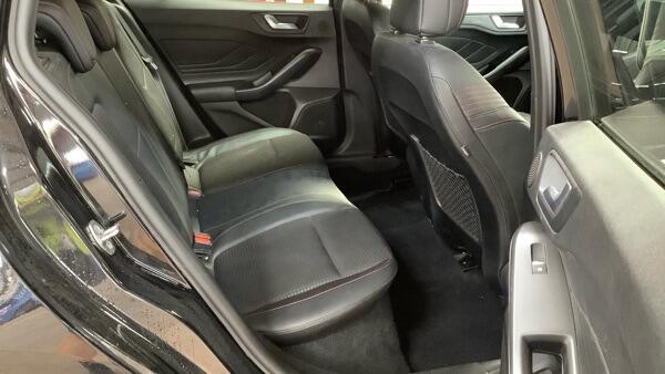 Ford Focus view 4