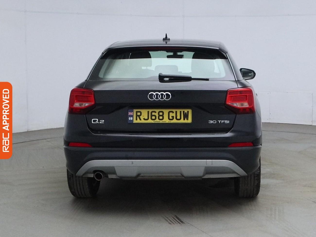 Audi Q2 view 8