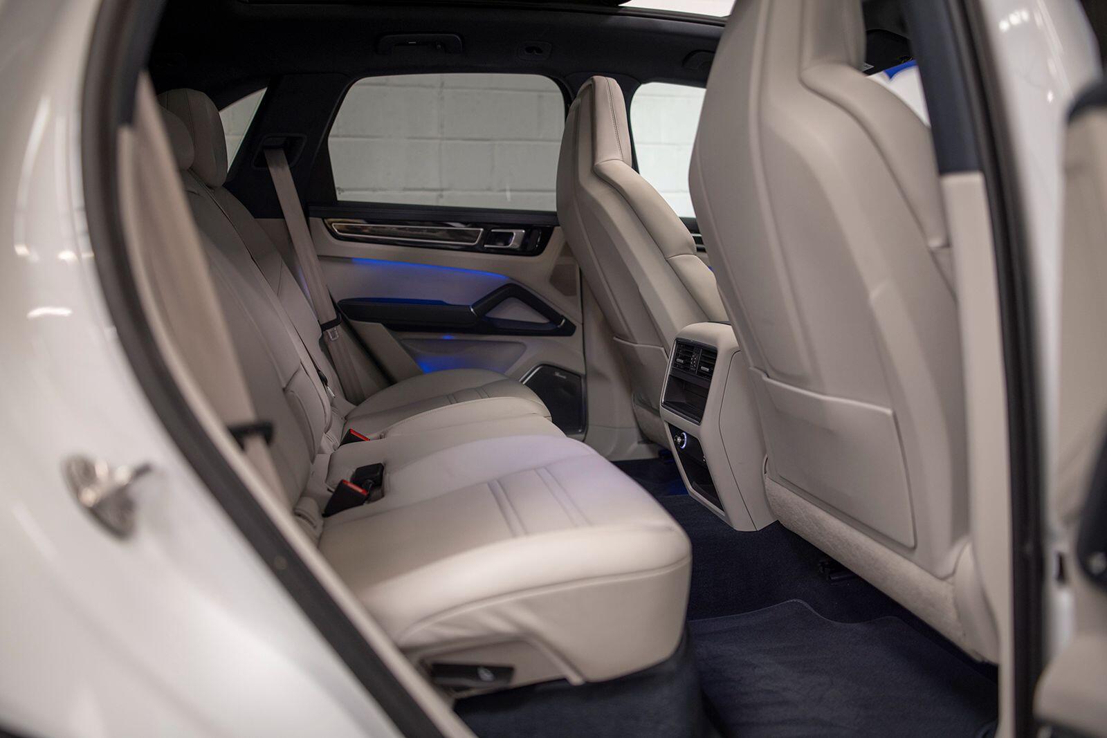Porsche Cayenne view 37