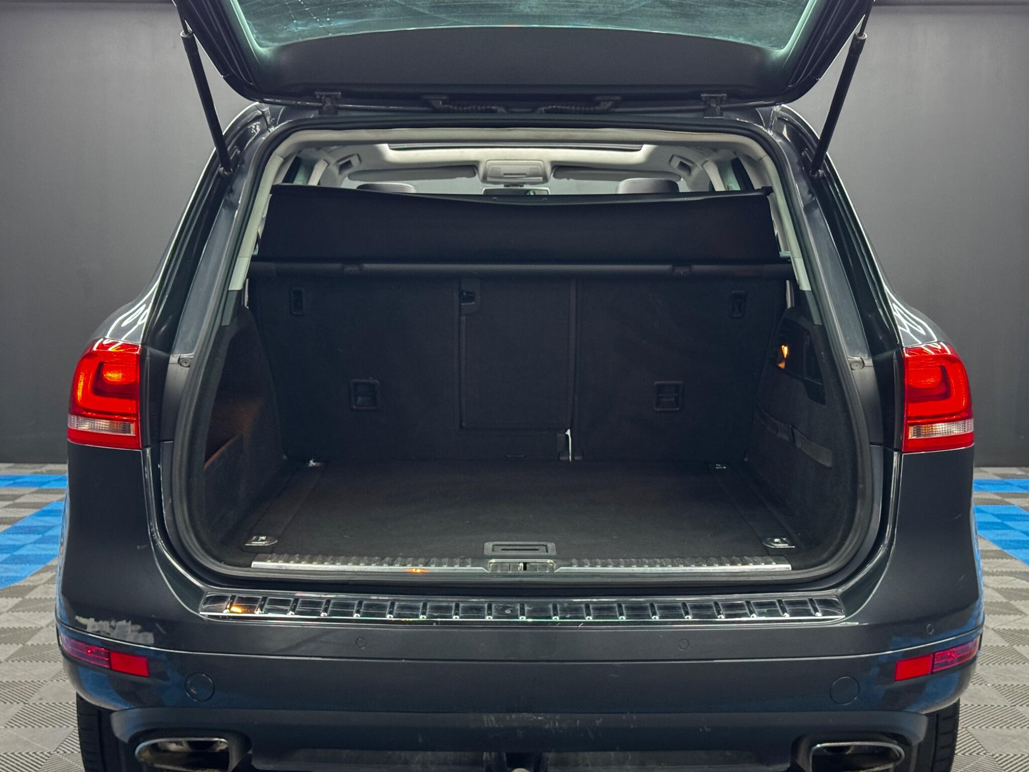 Volkswagen Touareg view 37