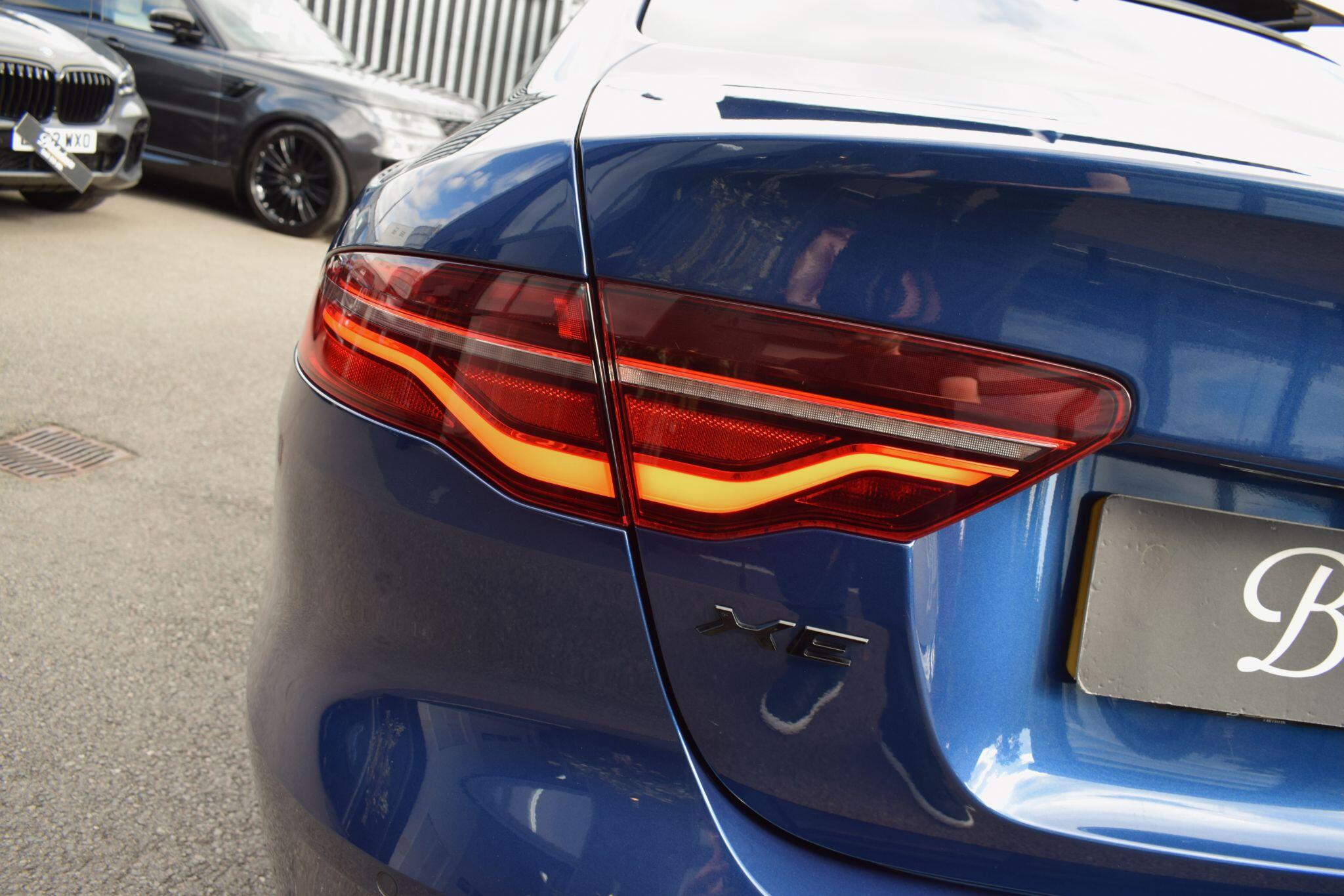 Jaguar Xe view 40