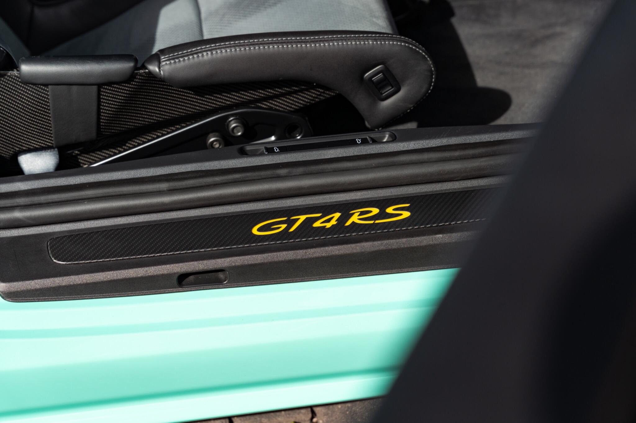 Porsche Cayman view 35
