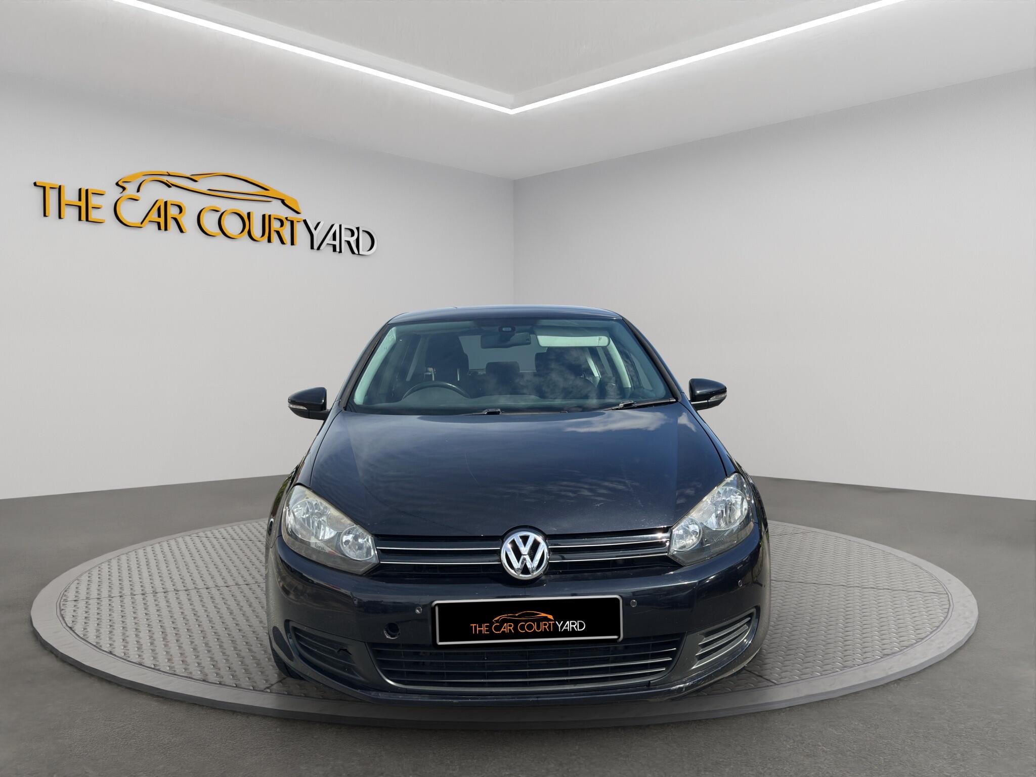 Volkswagen Golf view 2