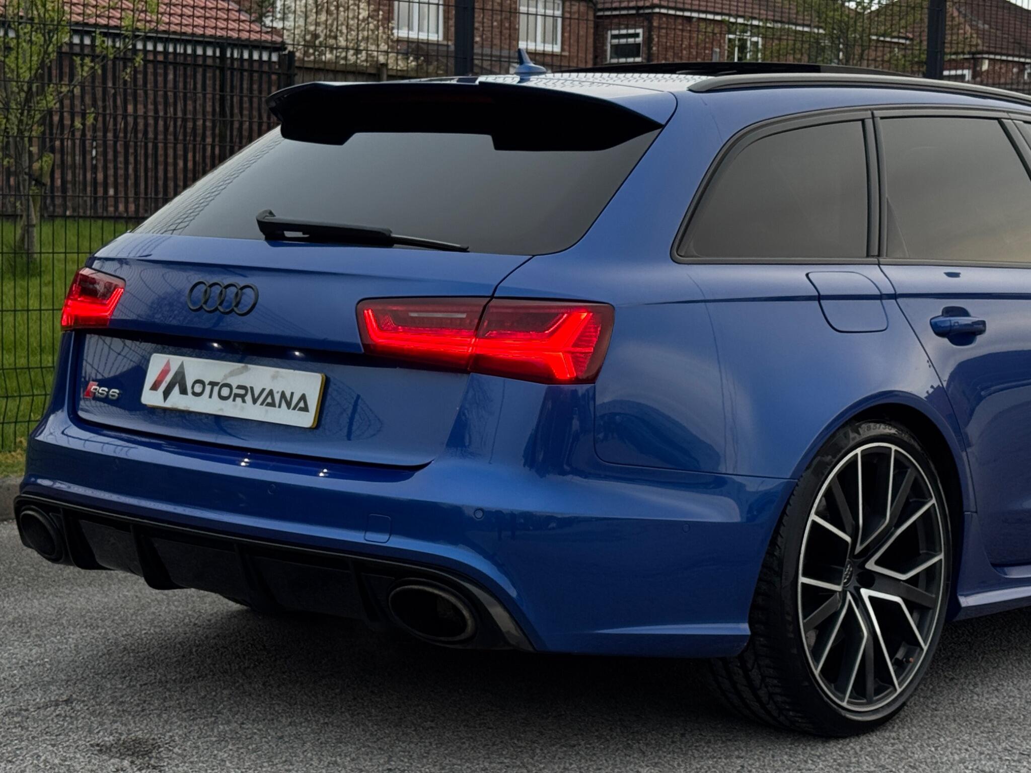 Audi RS6 view 19