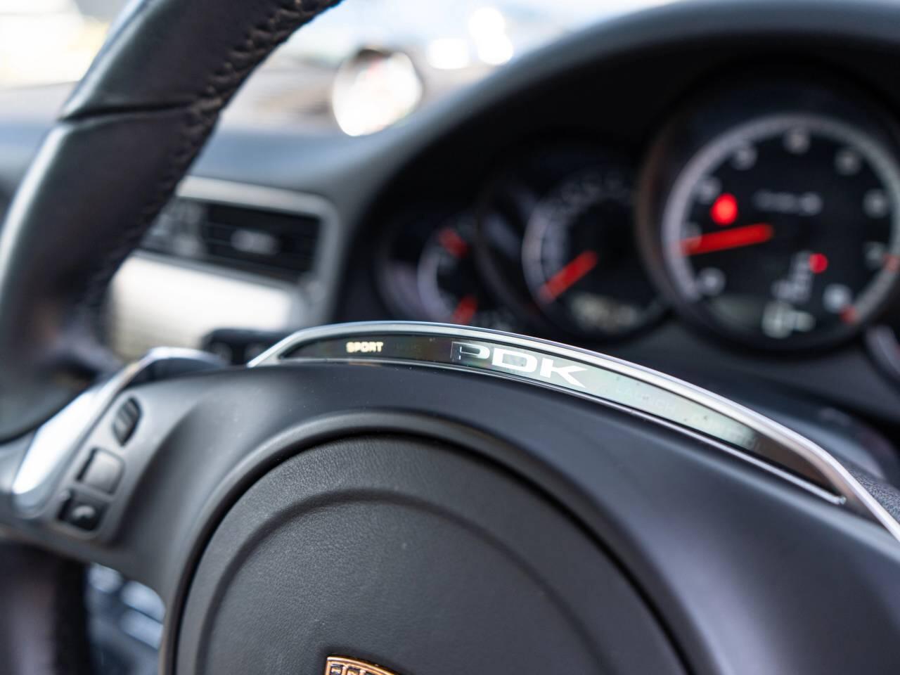 Porsche 911 view 24