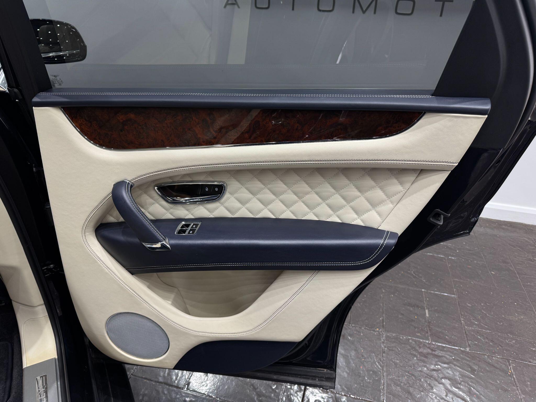 Bentley Bentayga view 63