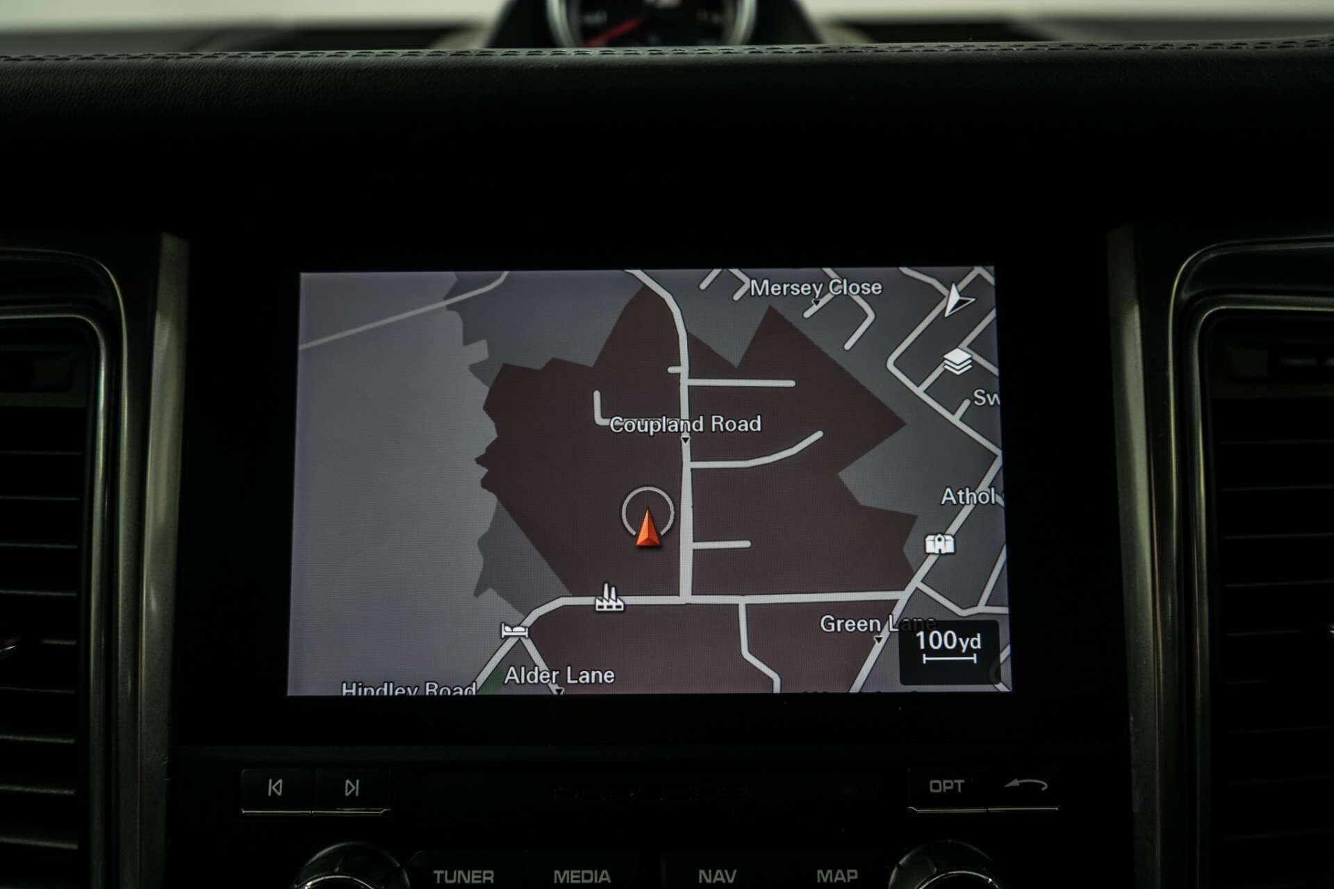 Porsche Macan view 36