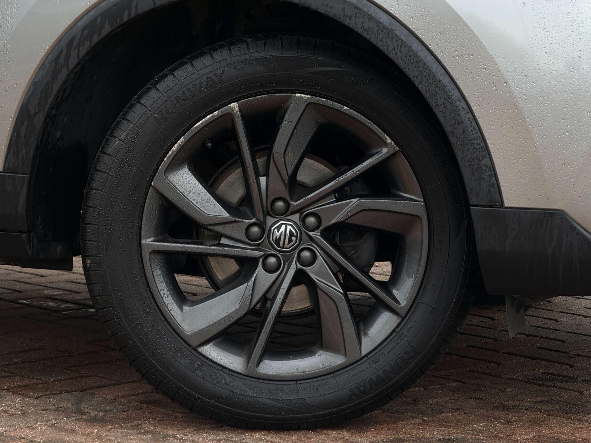 MG ZS view 11