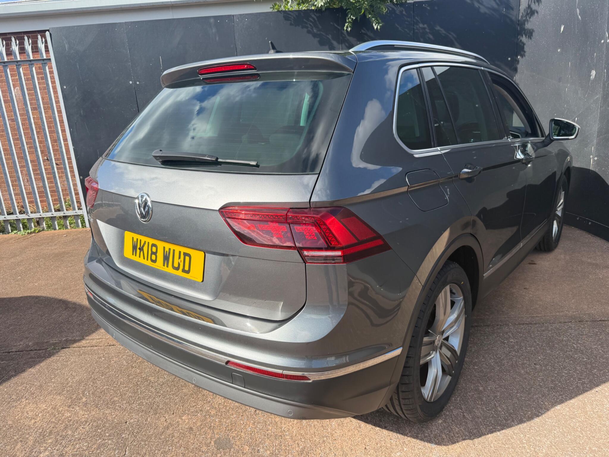 Volkswagen Tiguan view 26