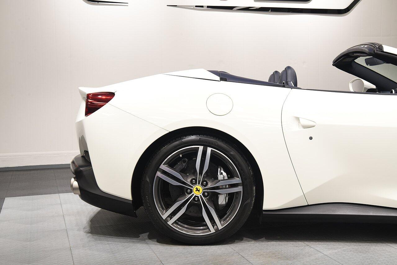 Ferrari Portofino view 42