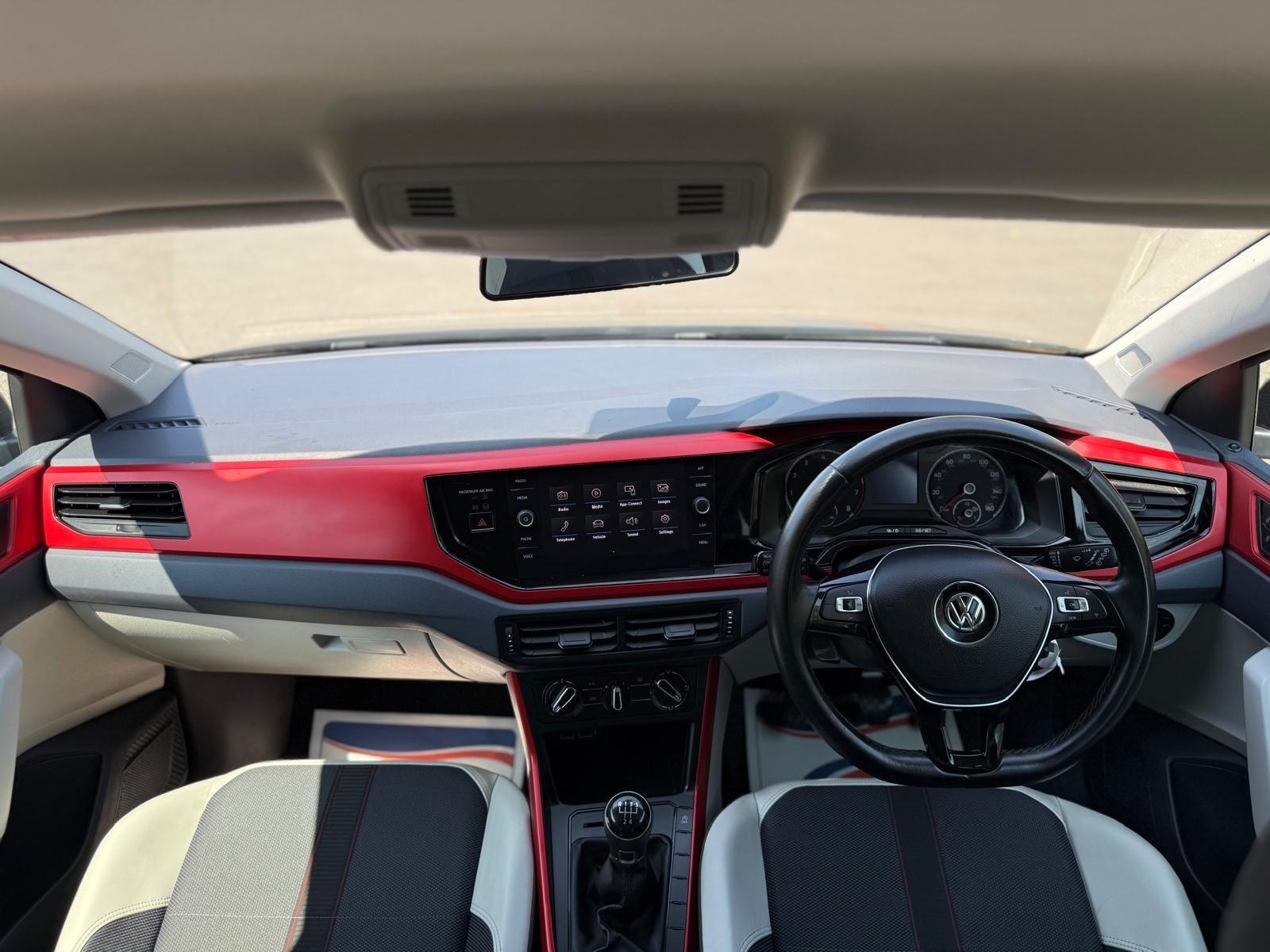 Volkswagen Polo view 2