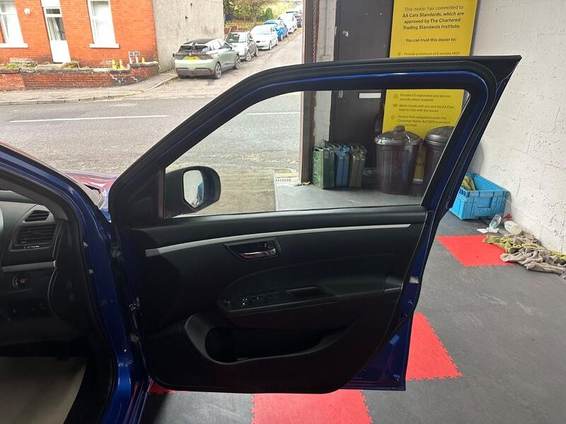 2013 Suzuki Swift image 23