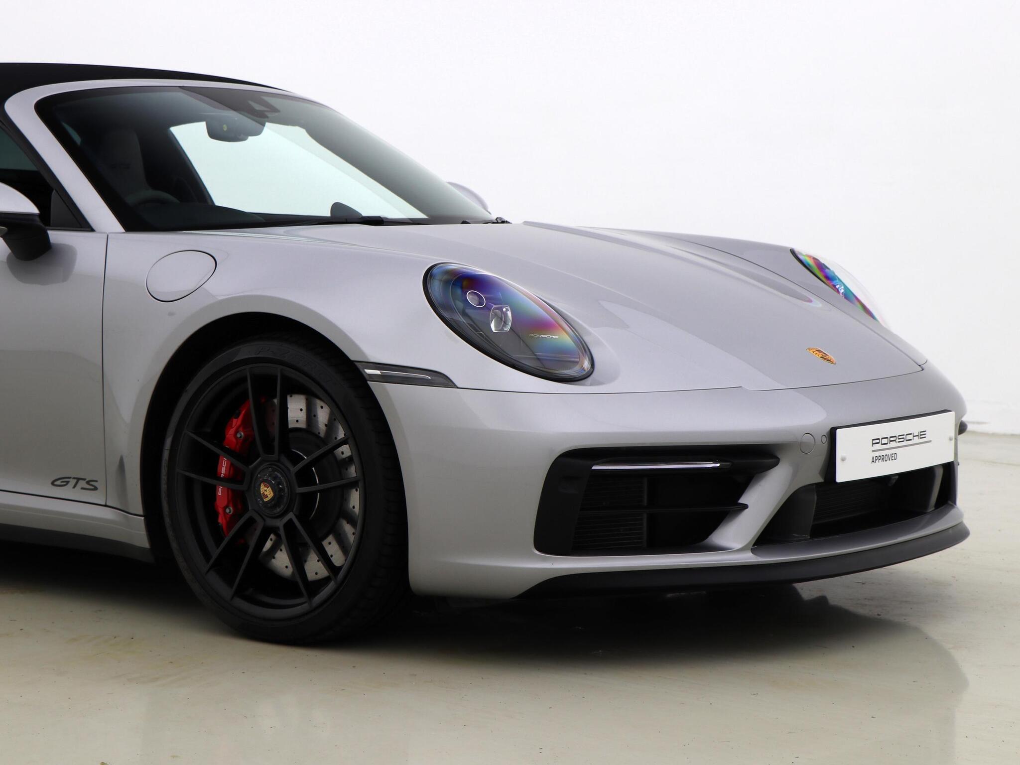Porsche 911 view 11
