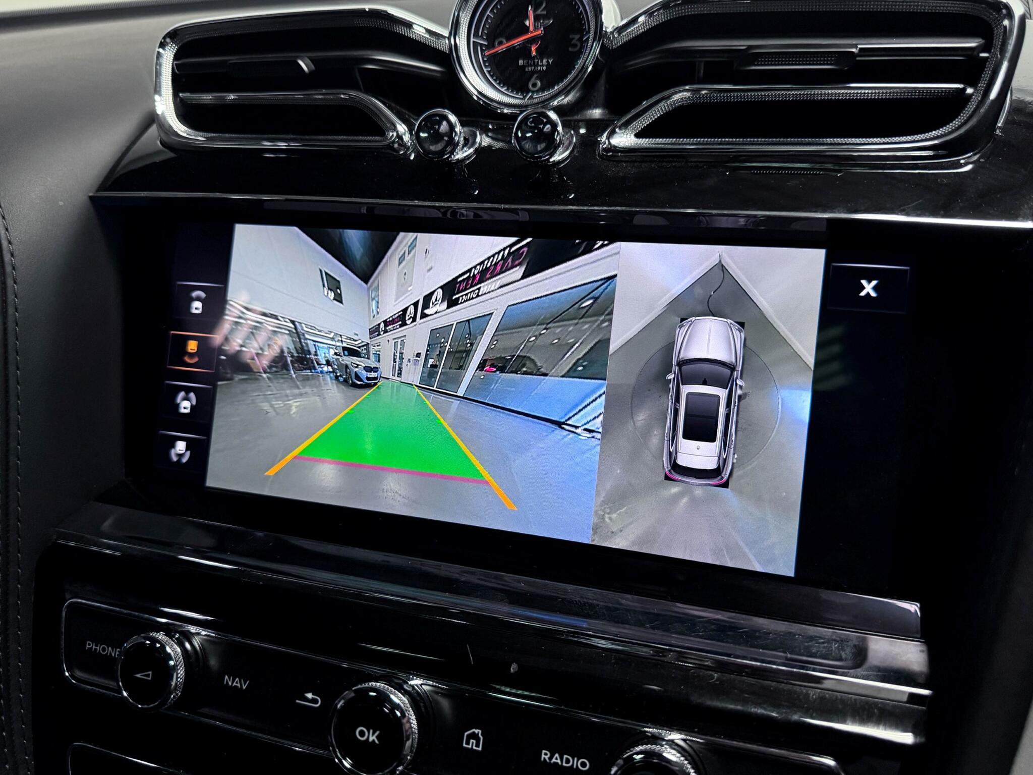 Bentley Bentayga view 57