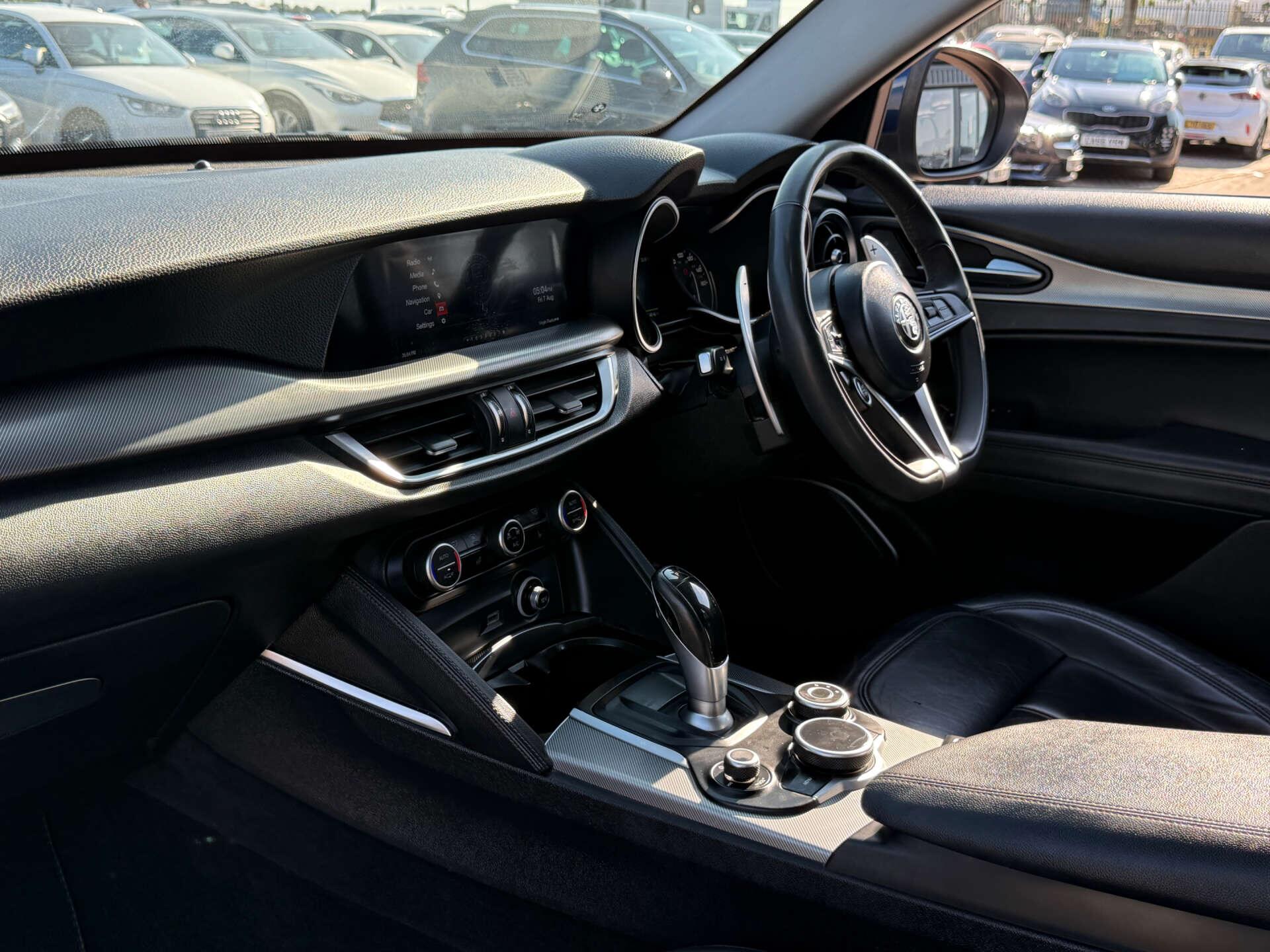 Alfa Romeo Stelvio view 78