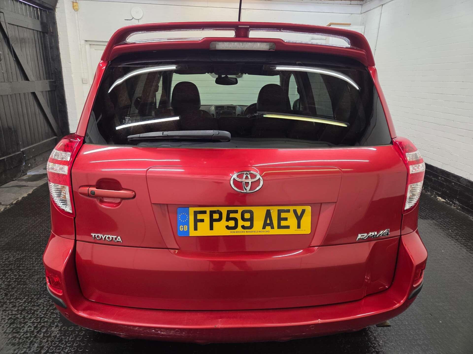 Toyota RAV4 view 6