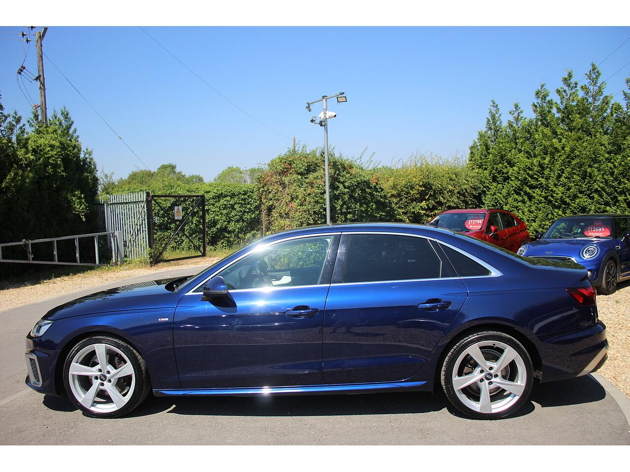 Audi A4 view 9